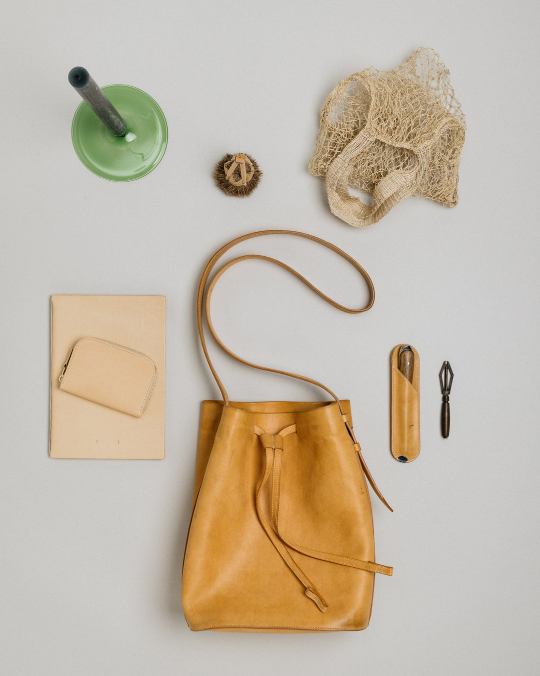 GIFT GUIDE - 03