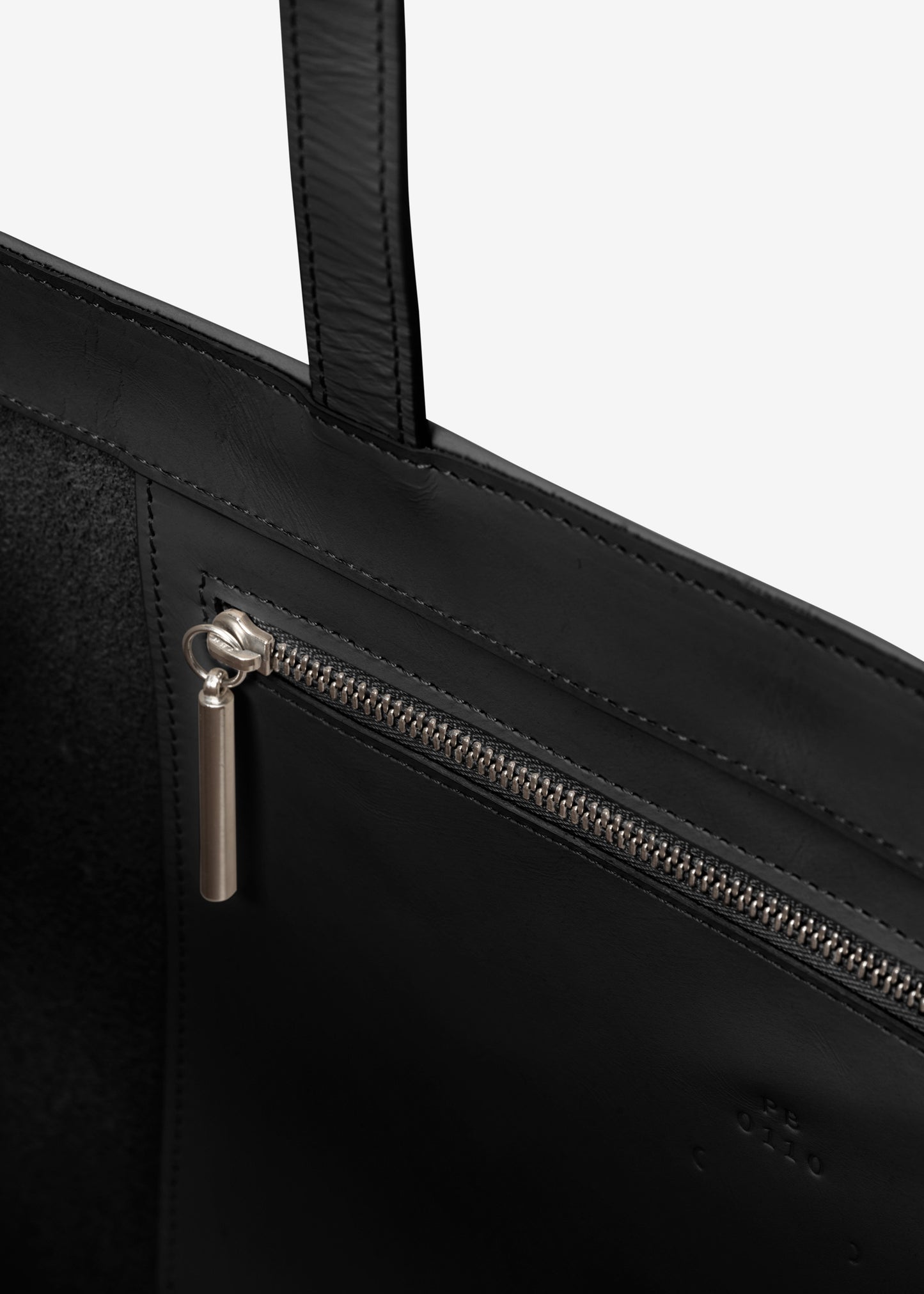 PB 11 Shoulder Bag Black