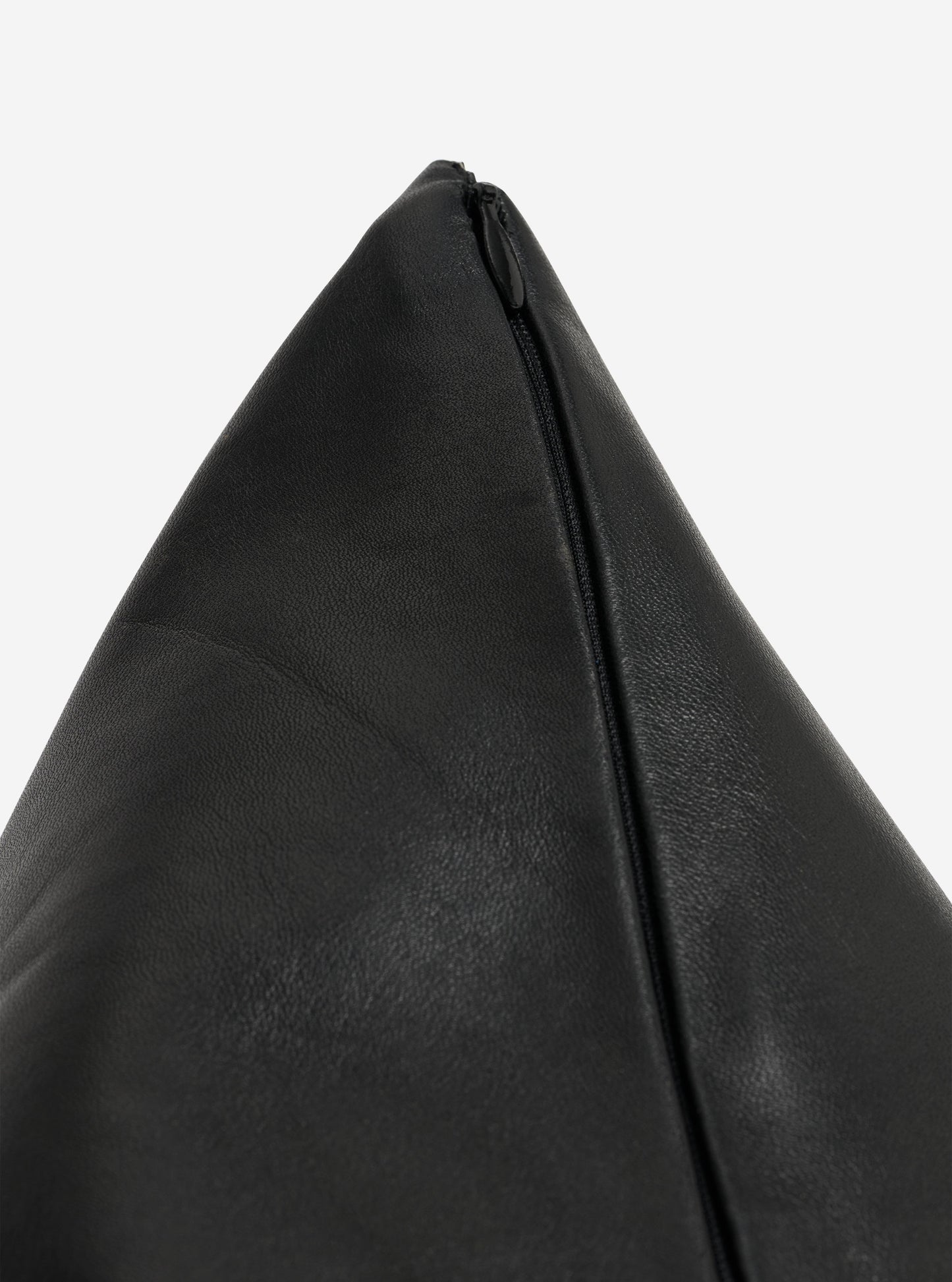 AB 122 Pouch Black